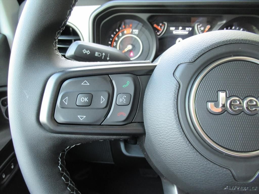 New 2026 Bright White Clear-Coat Exterior Paint Jeep Sport S image 23