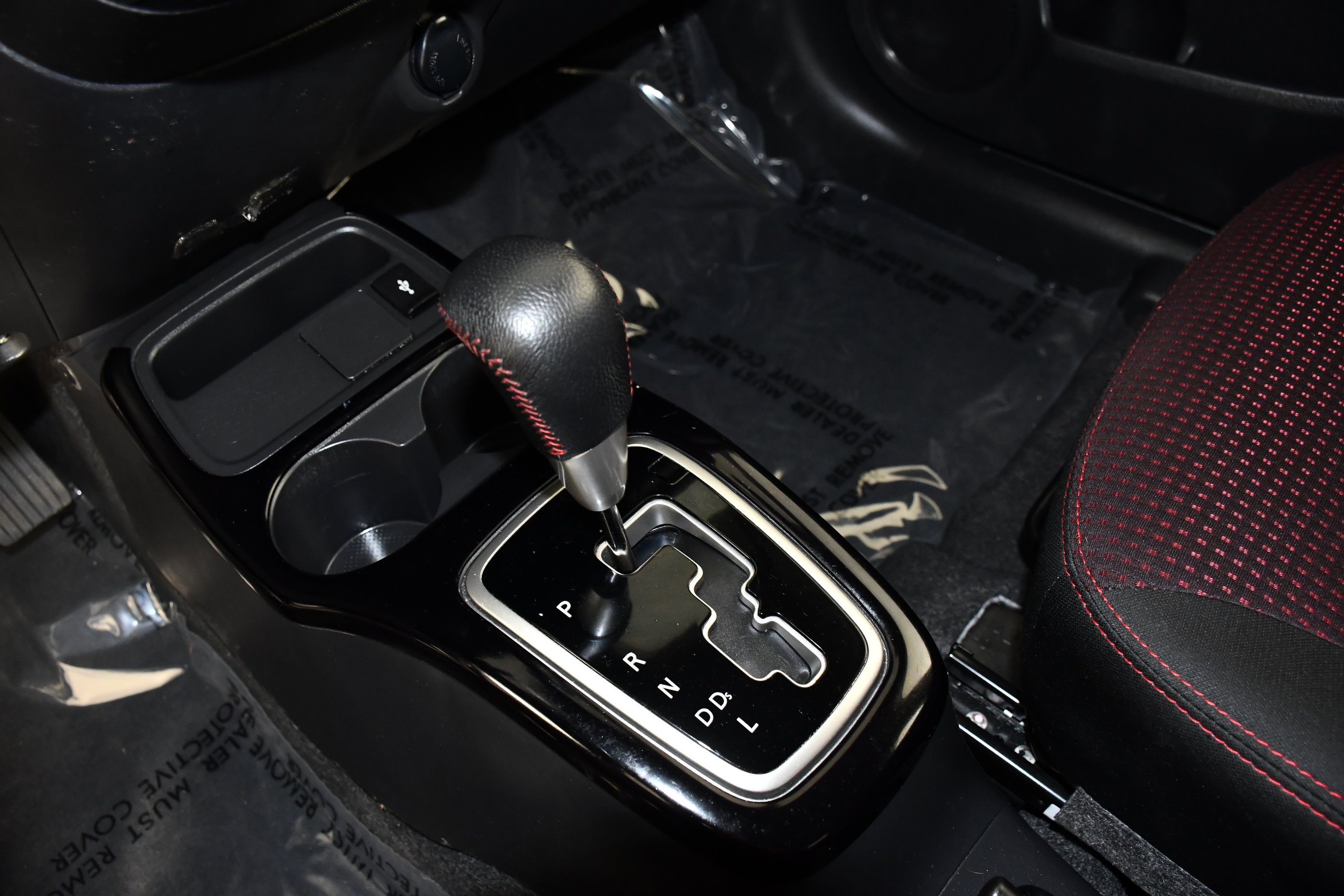Used 2022 White Mitsubishi Black Edition image 29