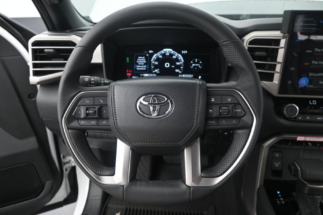 Used 2025 Wind Chill Pearl Toyota Limited image 5