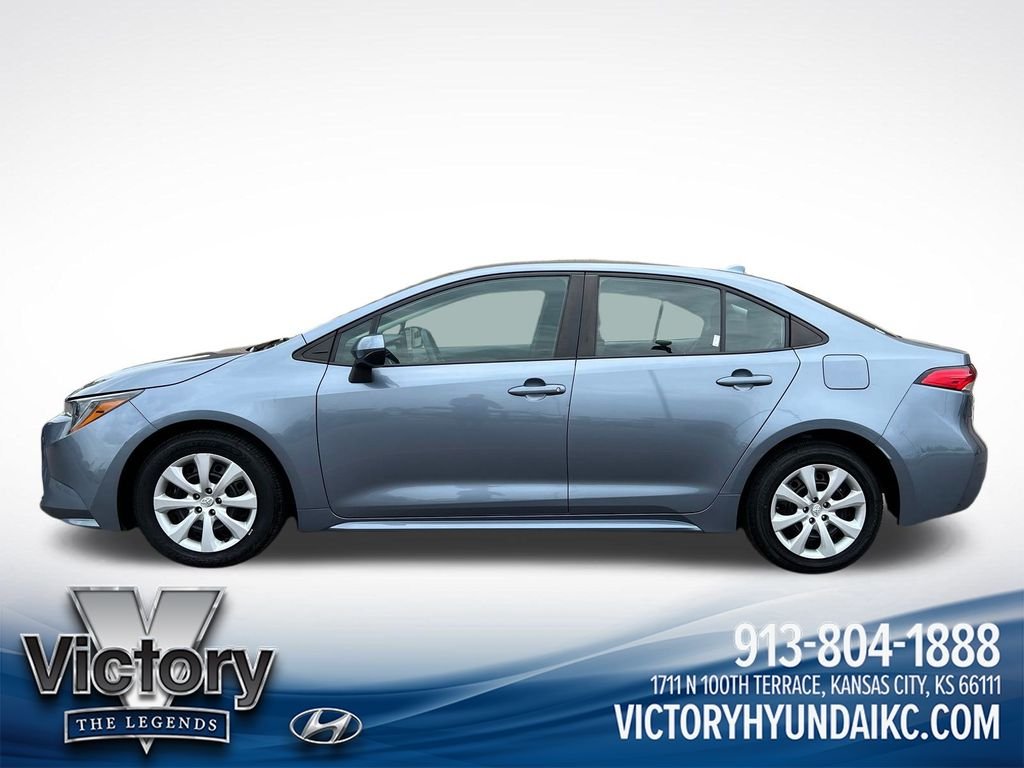 Used 2024  Toyota LE image 2