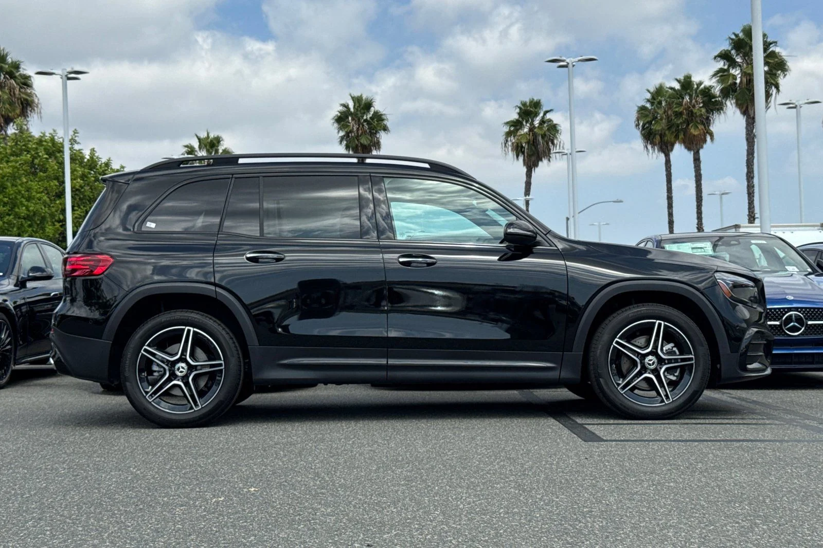New 2026 Black Mercedes-Benz GLB 250 image 3