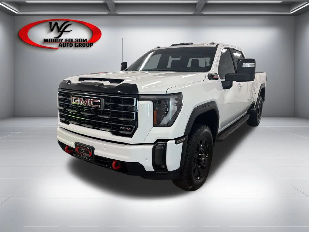 Used 2024 White GMC AT4 image 3