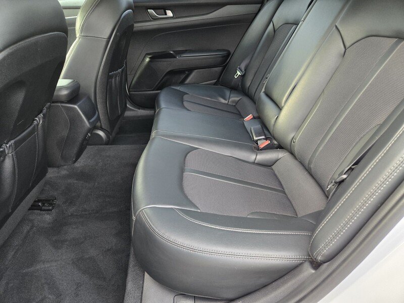 Used 2022 White Pearl KIA GT-LINE AUTO AWD image 11