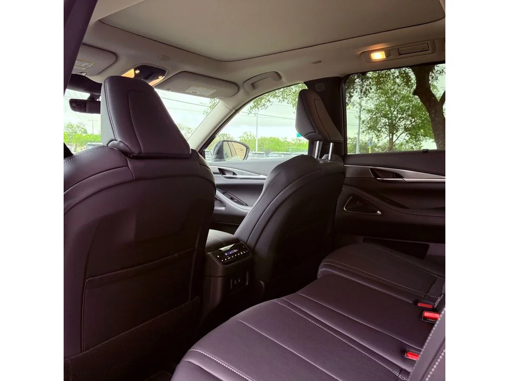 New 2026 Radiant White INFINITI Luxe AWD image 26