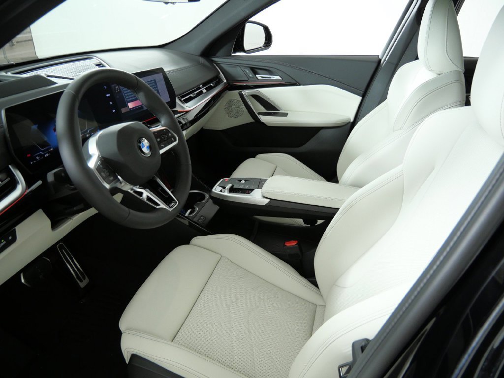 New 2027 Black Sapphire Metallic BMW xDrive28i image 33
