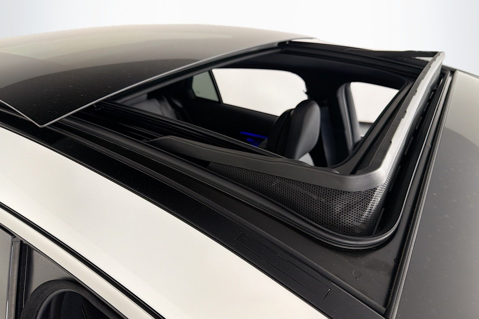 New 2026 Polar White Mercedes-Benz GLC 300 4MATIC® Coupe image 21