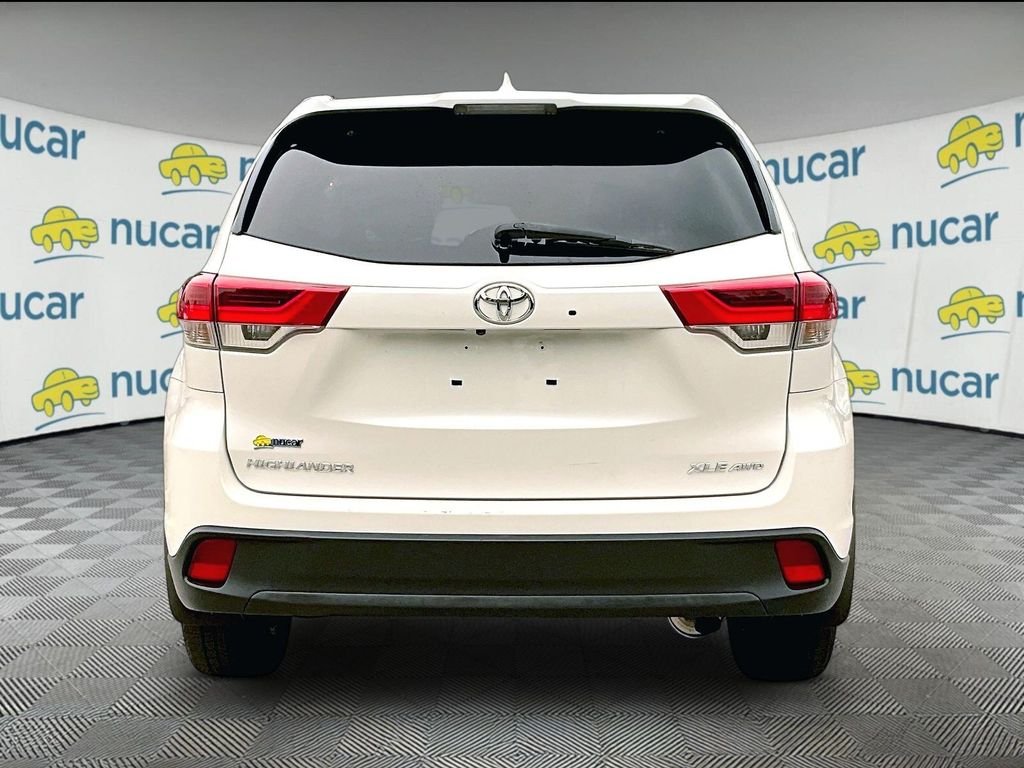 Used 2019 White Toyota XLE image 5