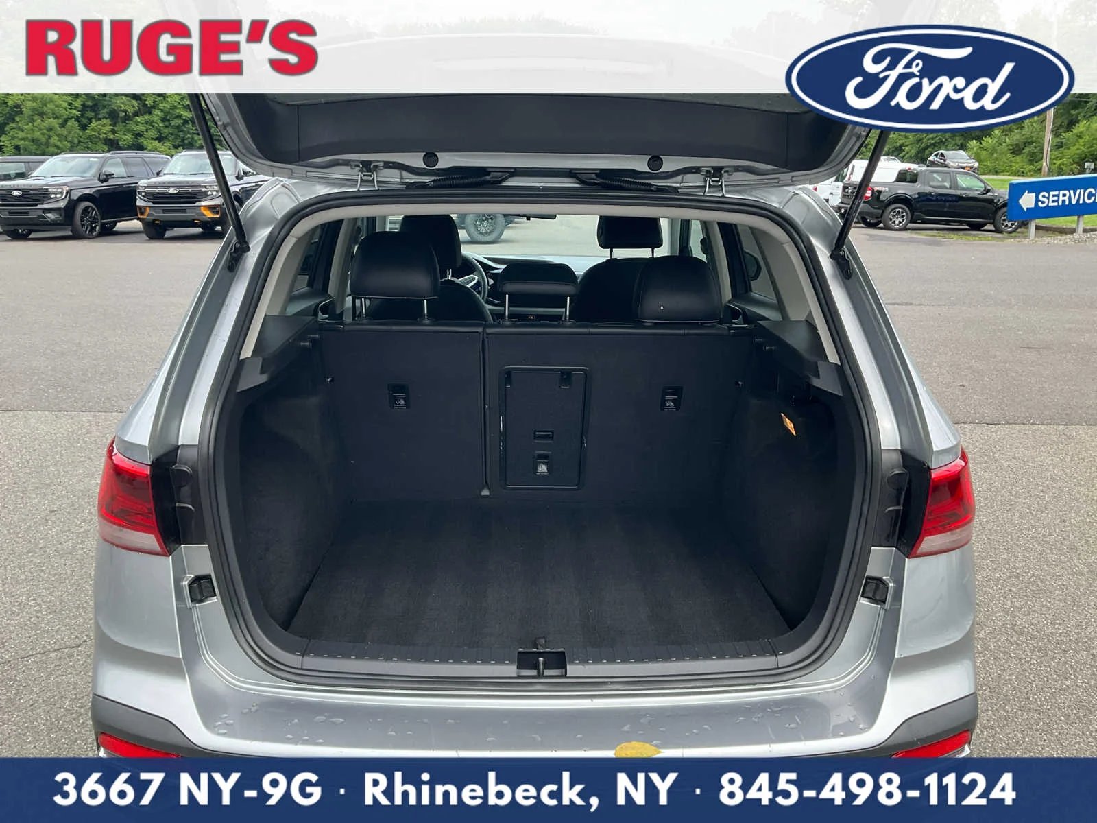 Used 2022 Pyrite Silver Metallic Volkswagen SE image 13