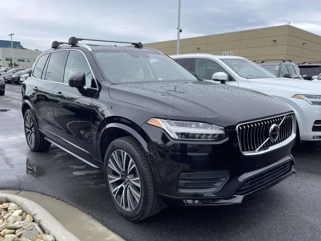 2021 Volvo XC90 T6 Momentum 6 Passenger AWD's photo