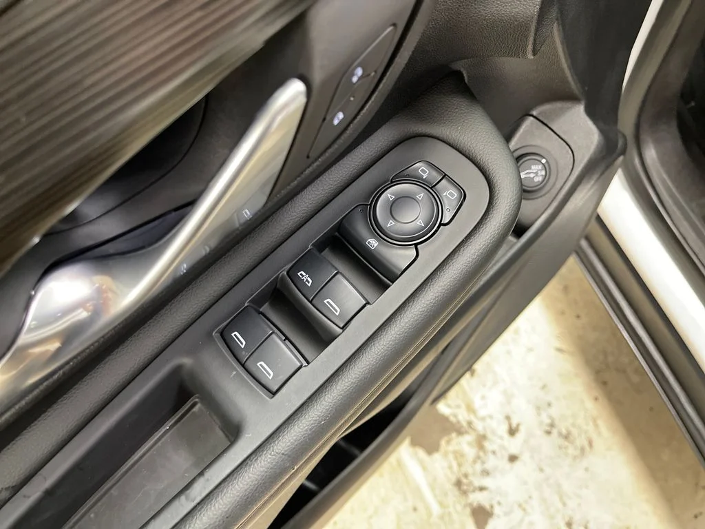 Used 2024 White GMC SLE image 16