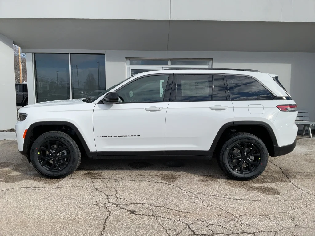 New 2026 Bright White Clearcoat Jeep Altitude 4x4 image 4