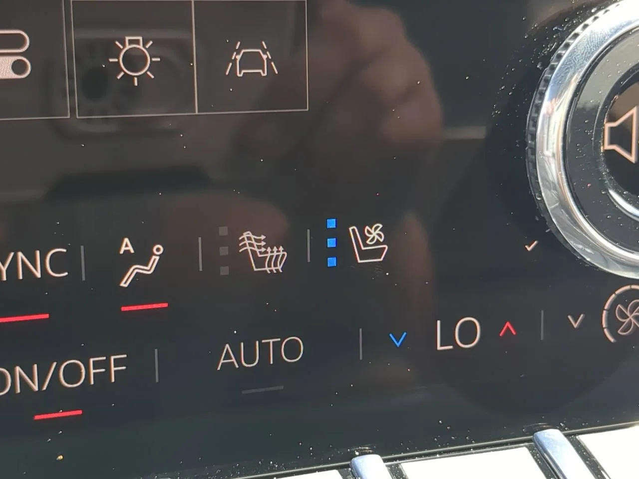 2026 GMC Acadia Denali Ultimate - Photo 23