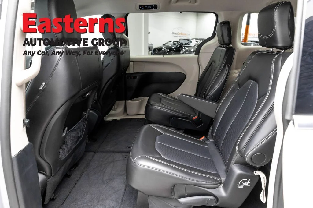 Used 2024 Silver Chrysler Touring L image 23