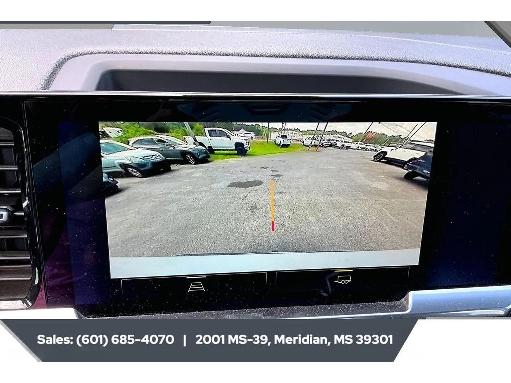 Used 2024 Summit White Chevrolet LT image 15