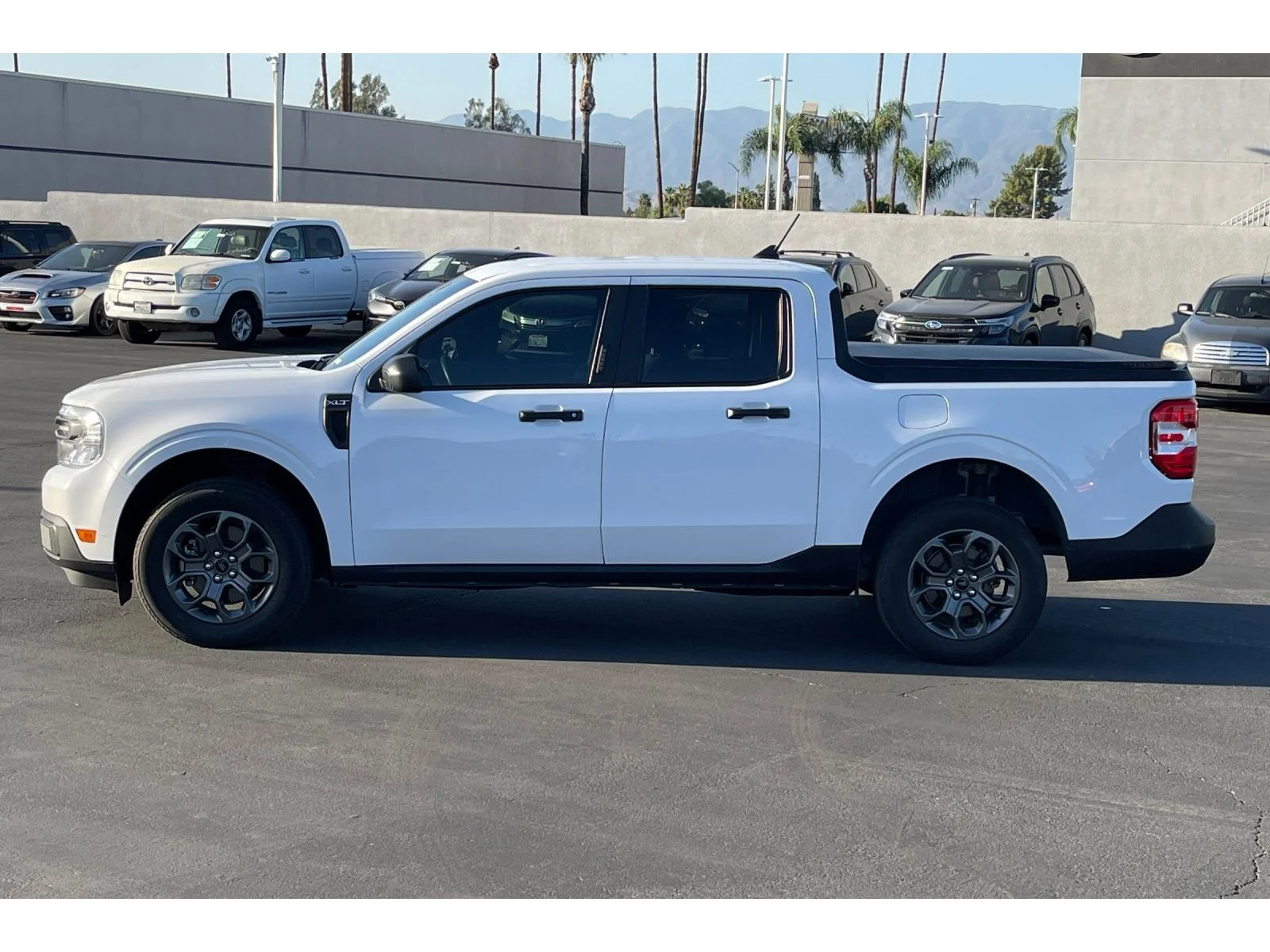 Used 2023 Oxford White Ford XLT image 2