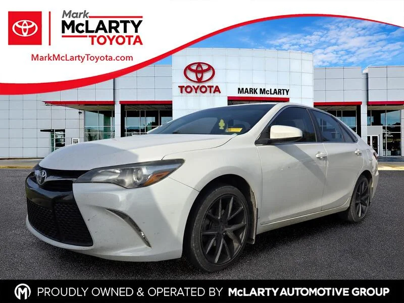 Used 2016 Blizzard Pearl TOYOTA SE image 1