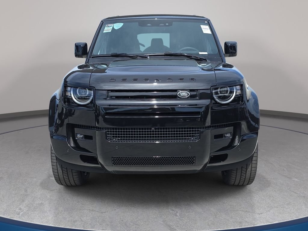 New 2026 Black Land Rover X-Dynamic SE image 2