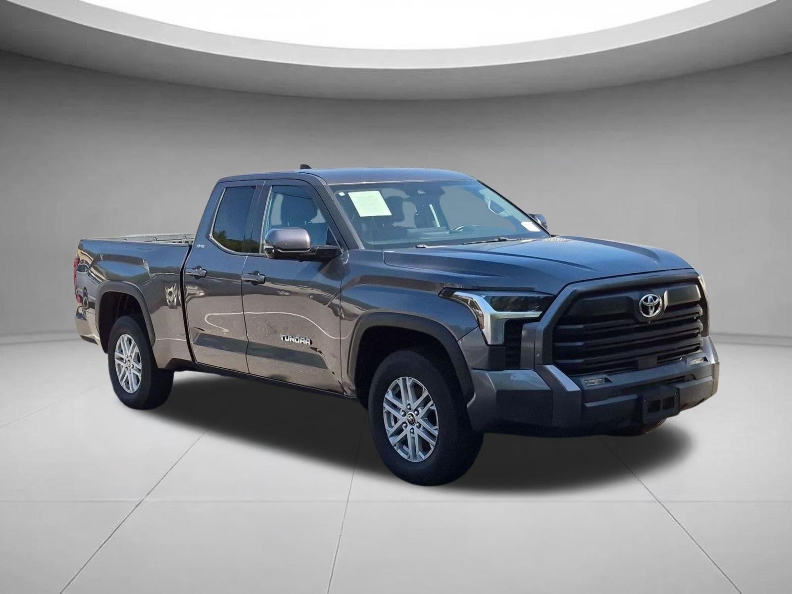 Used 2022  Toyota SR5 image 7