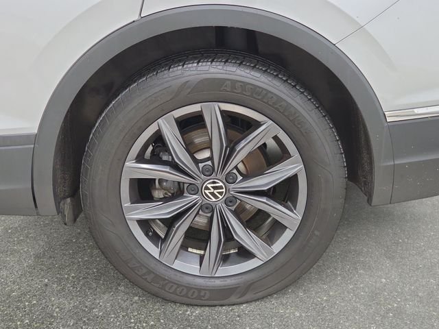 Used 2022  Volkswagen 2.0T SE image 33
