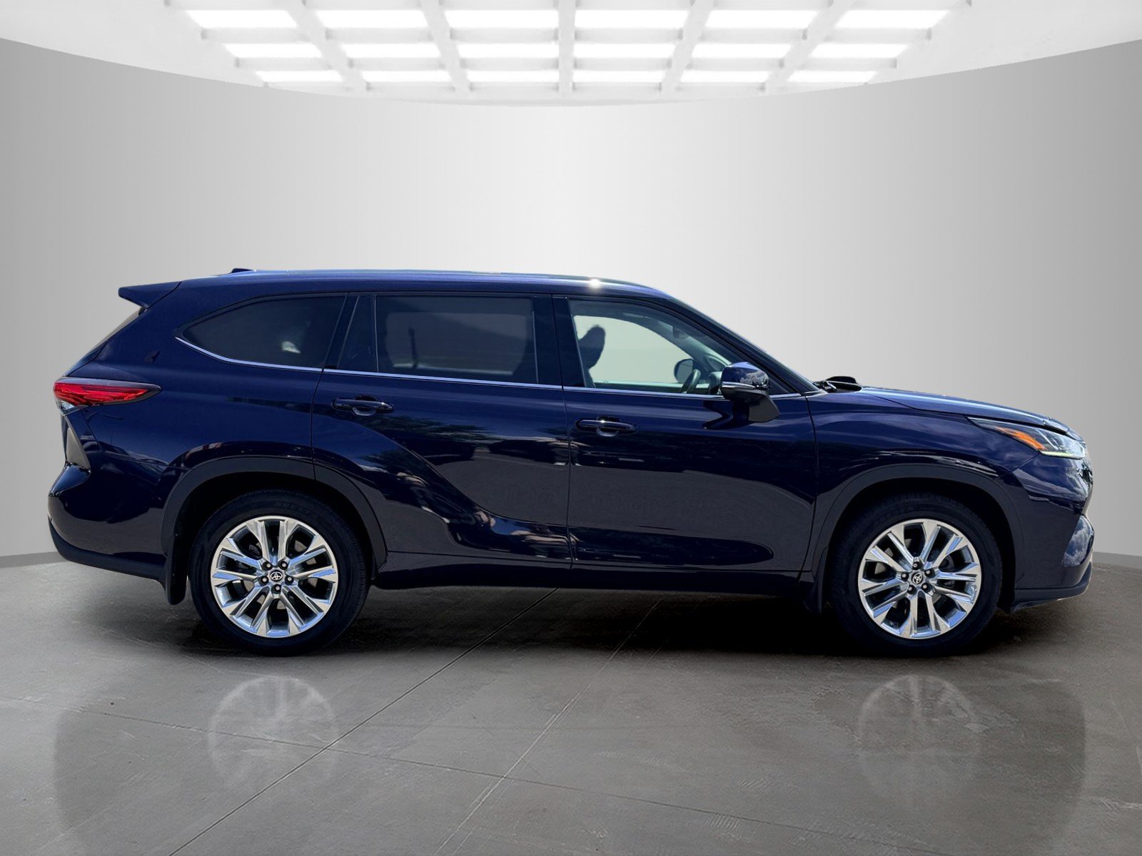 2020 Toyota Highlander Limited - Photo 4
