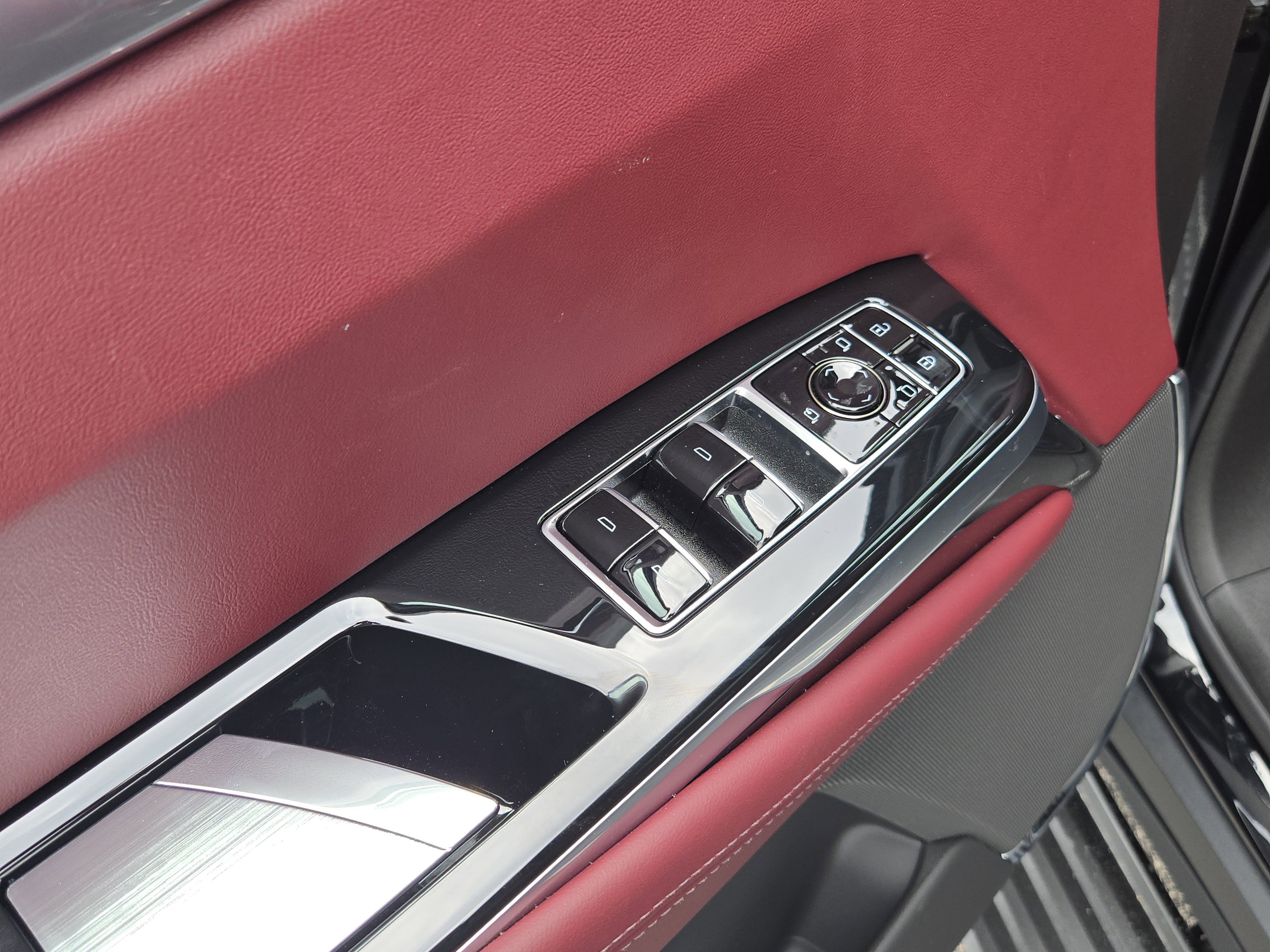 2026 Cadillac Escalade Luxury - Photo 29