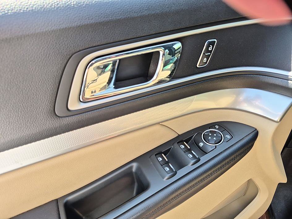Used 2017  Ford XLT image 13