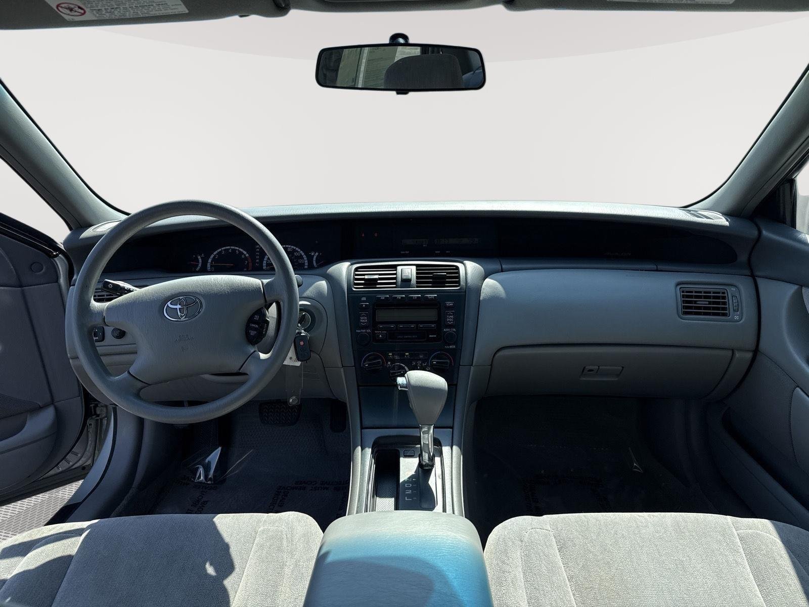 Used 2002 Lunar Mist Metallic Toyota XL image 23