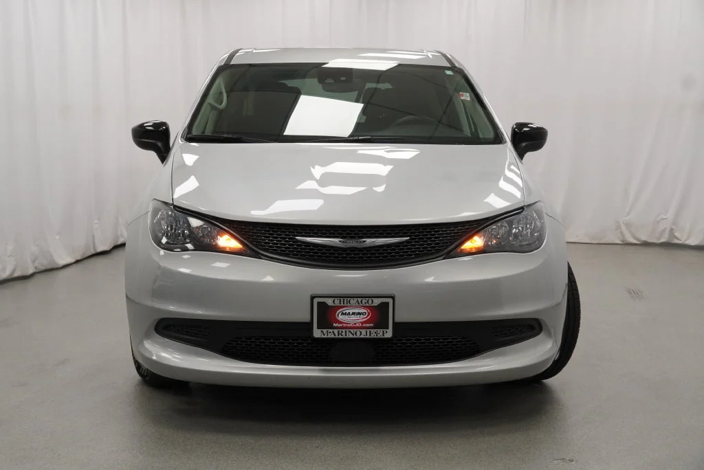 Used 2024 Silver Chrysler LX image 11