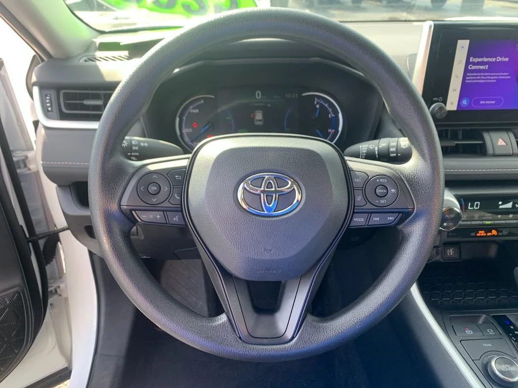 Used 2025 White Toyota XLE image 26