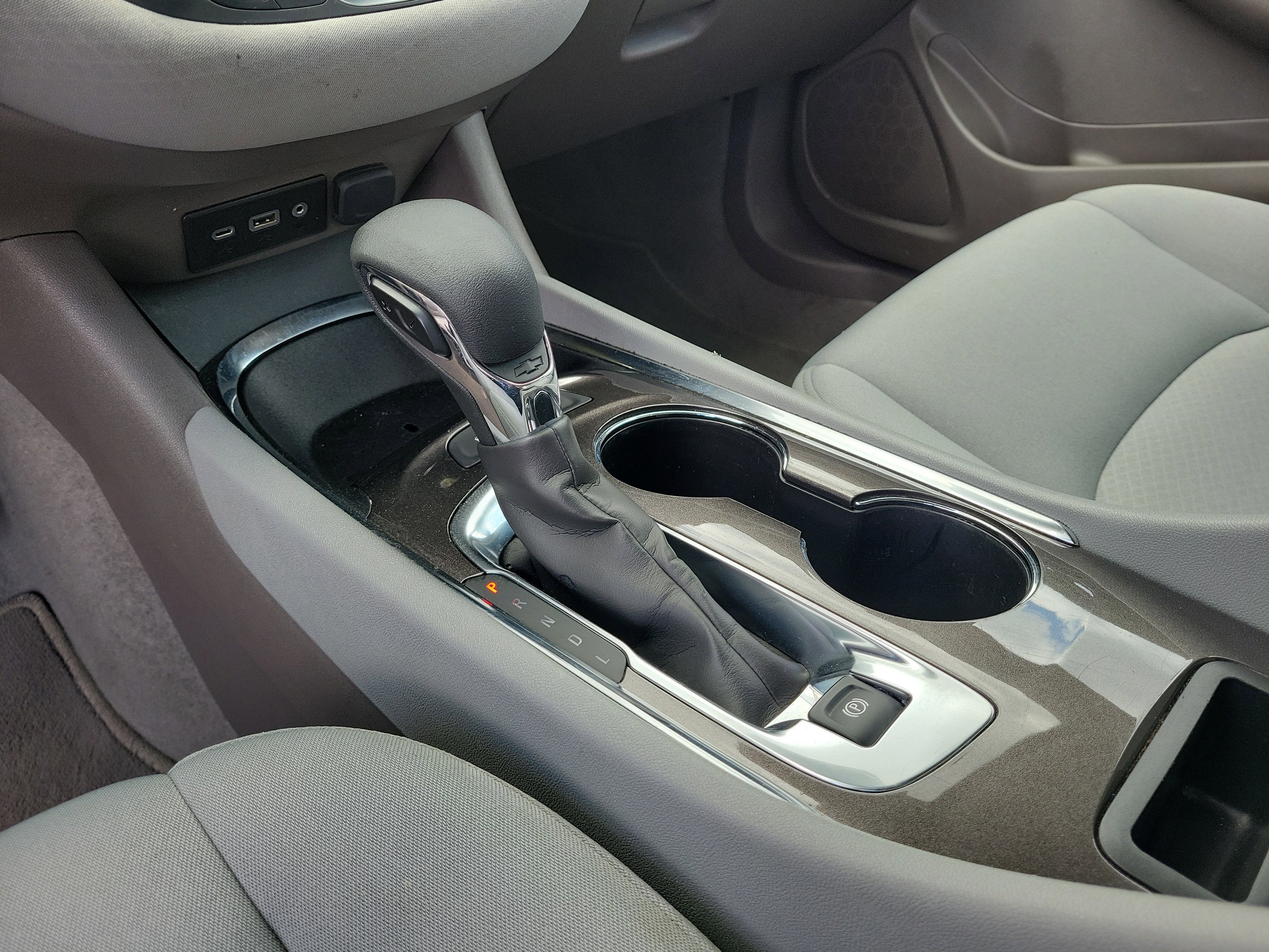 Used 2024 Sterling Gray Metallic Chevrolet LT image 21
