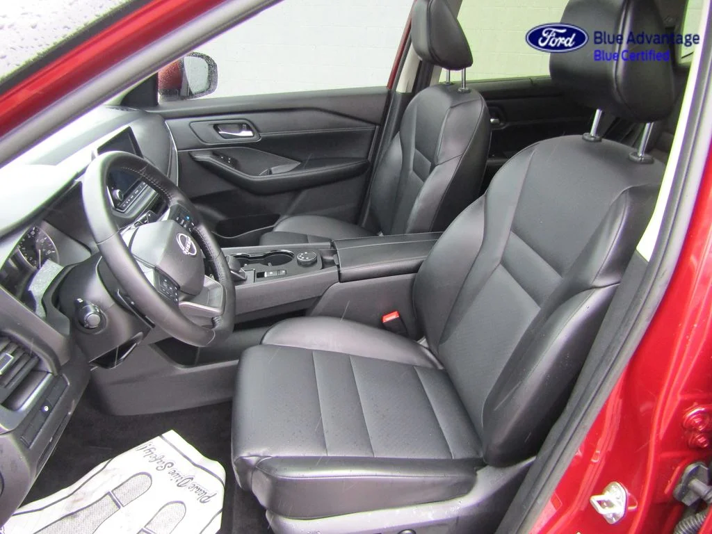 Certified Used 2025 Scarlet Ember Nissan SV image 3