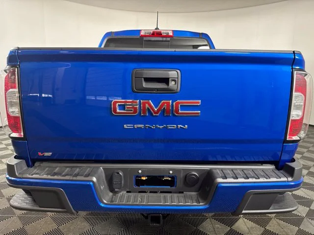 Used 2022 Blue Metallic GMC Elevation image 21
