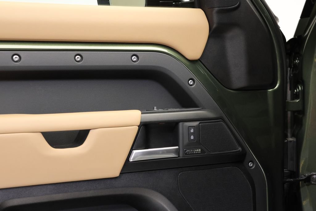 New 2026 Woolstone Green Land Rover X image 26