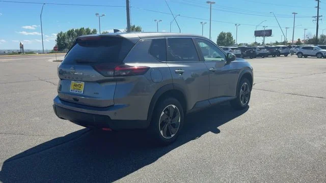 Used 2025 Gray Nissan SV image 8