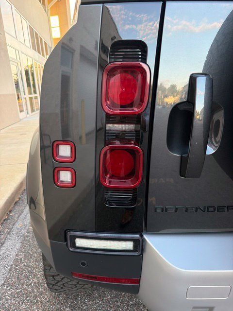Used 2023 Gray Land Rover S image 12