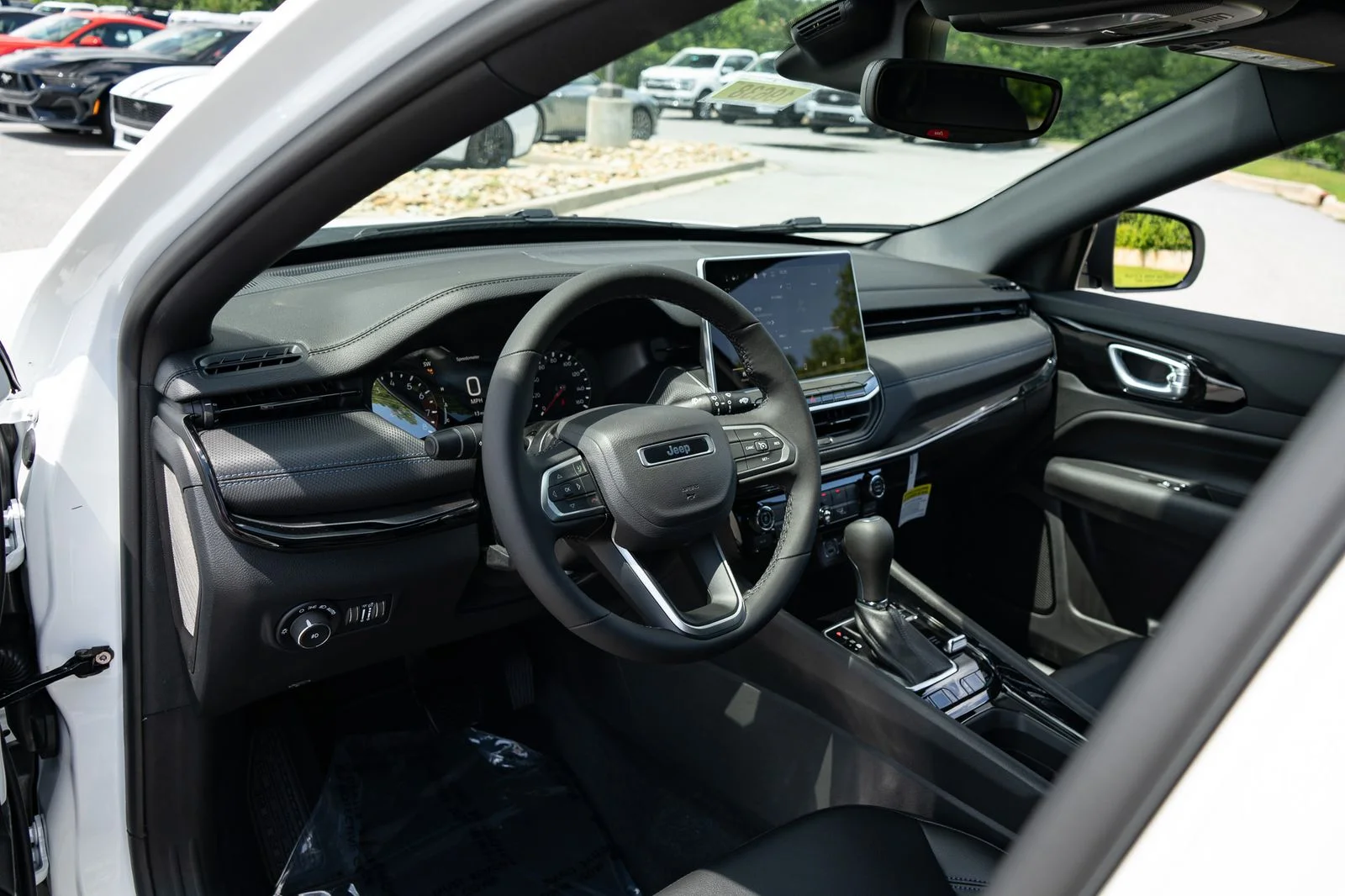 New 2026 Bright White Clearcoat Jeep Latitude image 13