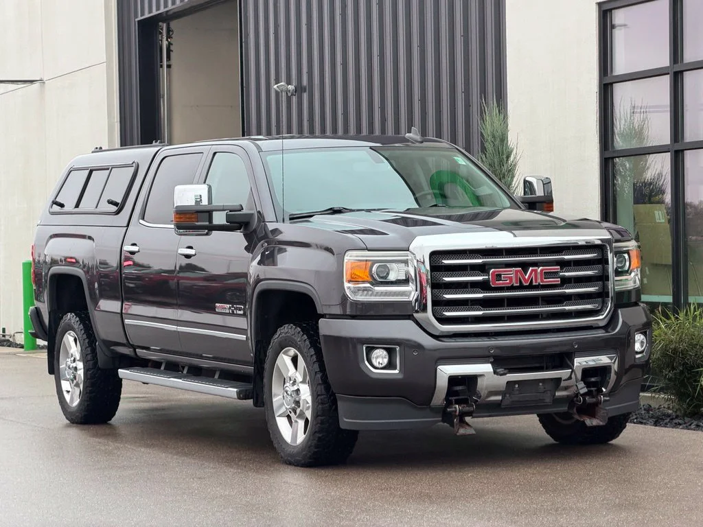 Used 2016 Silver GMC SLT image 4