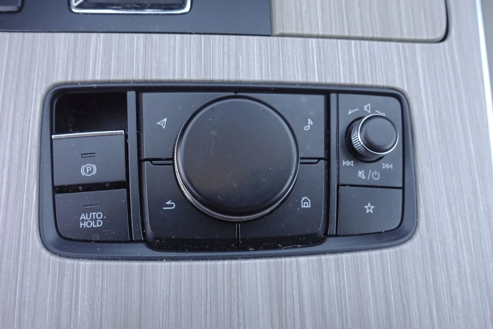 Certified Used 2024 Platinum Quartz Mazda Preferred image 23