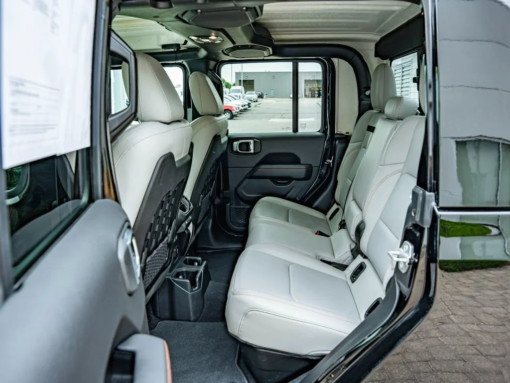 Used 2021 Black Clearcoat Jeep Mojave image 31