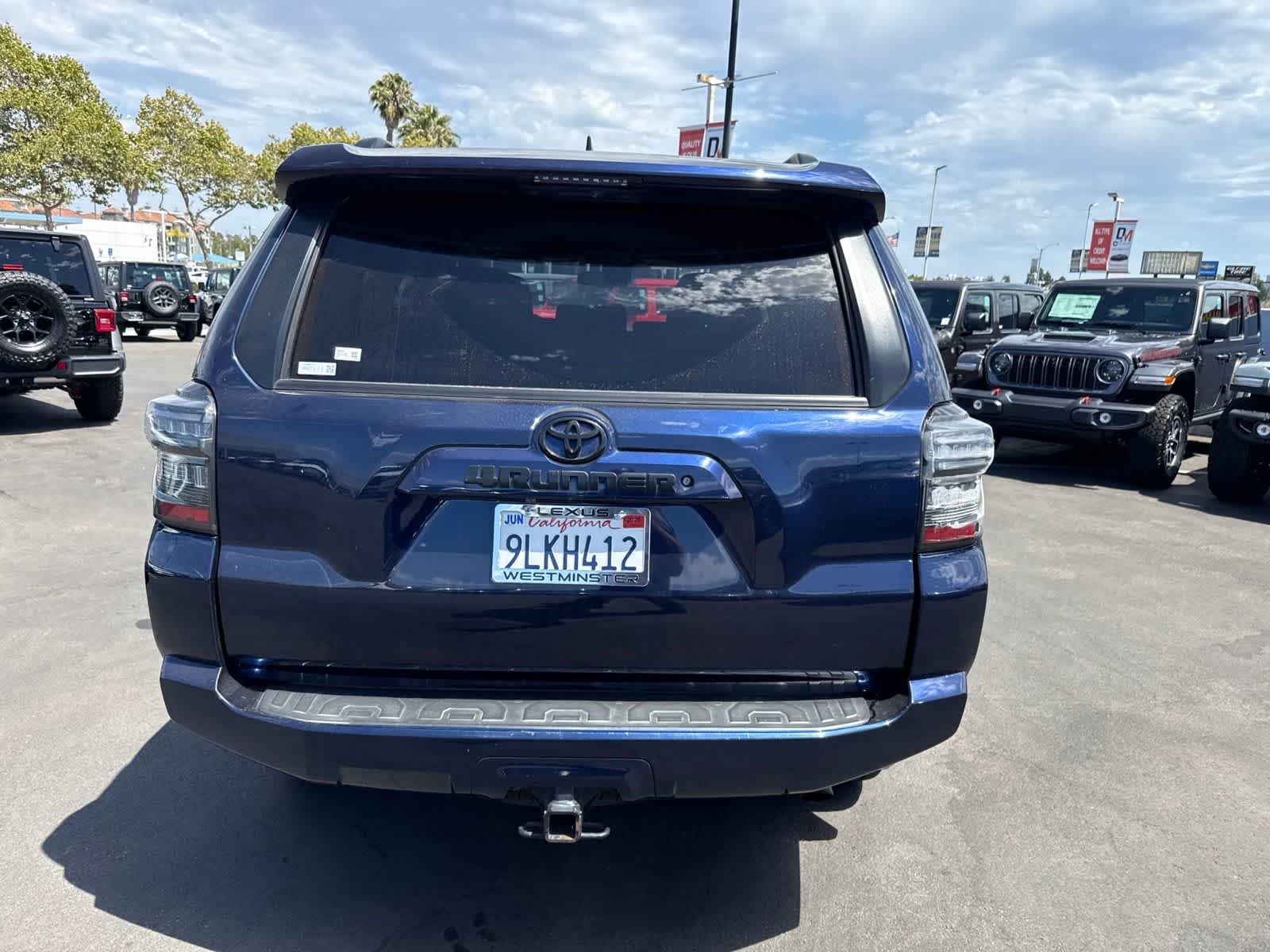 Used 2020 Nautical Blue Metallic Toyota SR5 image 19