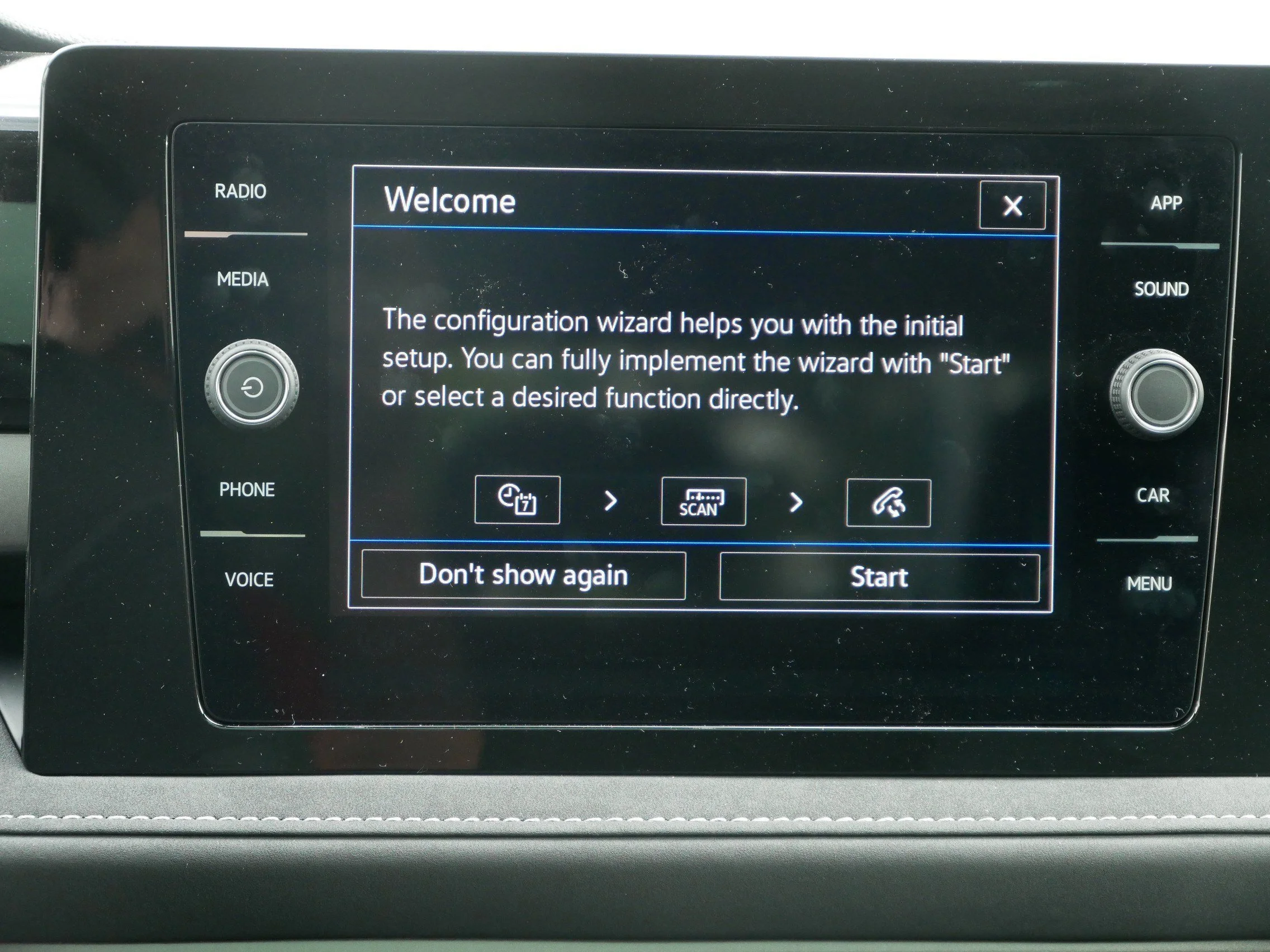 New 2026 Bright Moss Green Metallic/Deep Black Roof Volkswagen SE Black image 10