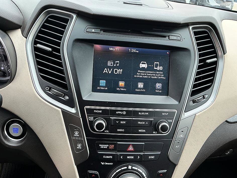 Used 2018 Pearl White Hyundai 2.4L image 16