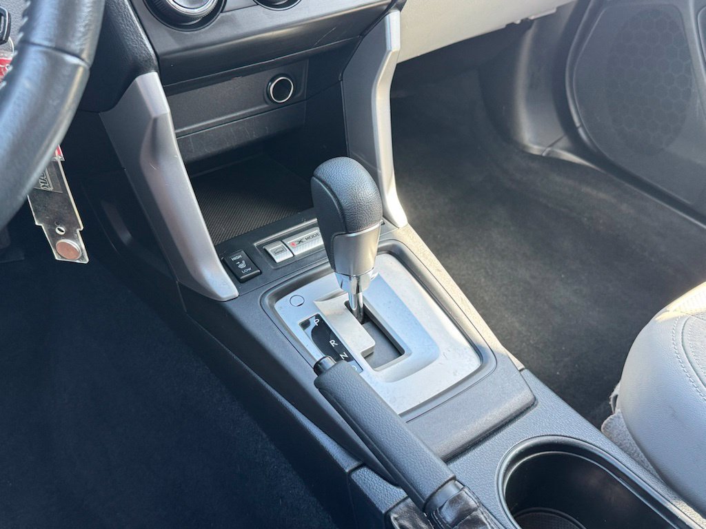Used 2015 Satin White Pearl Subaru 2.5i Limited image 15