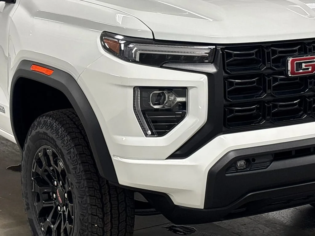 New 2026 Summit White GMC Elevation image 4