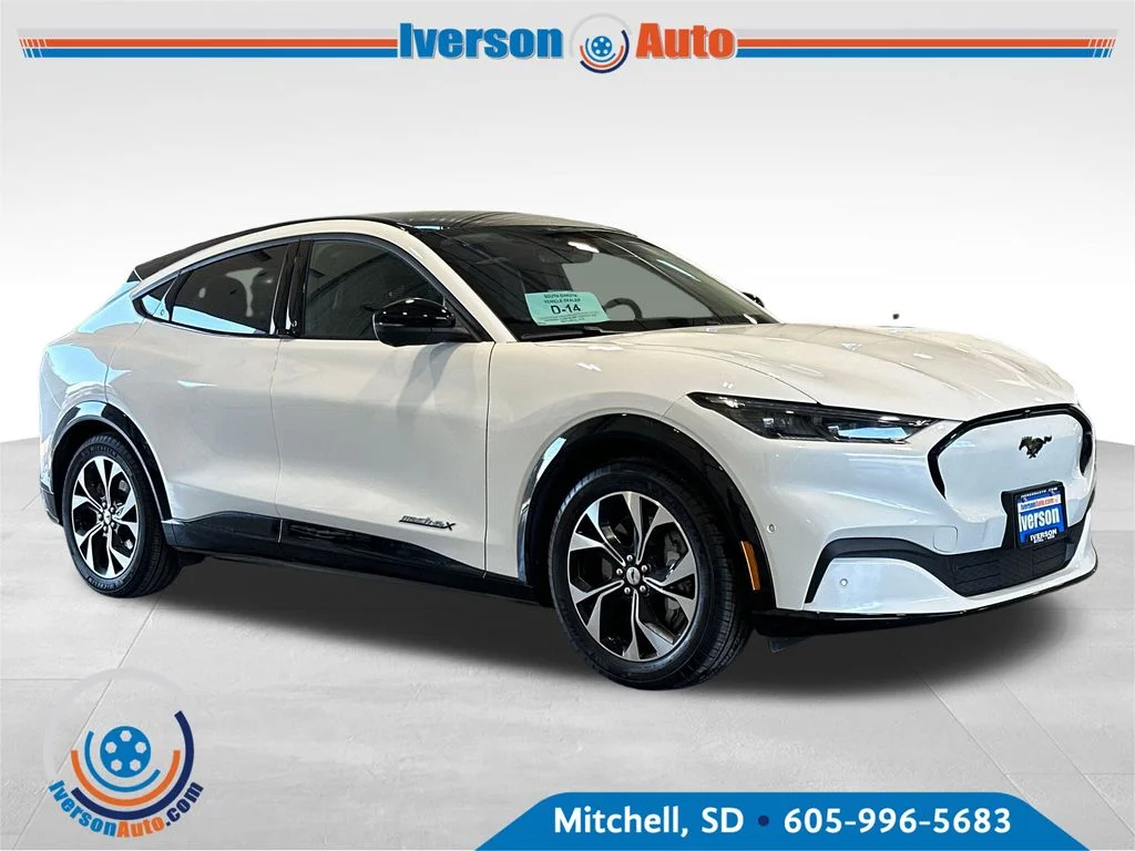 Used 2023 White Ford Premium image 1