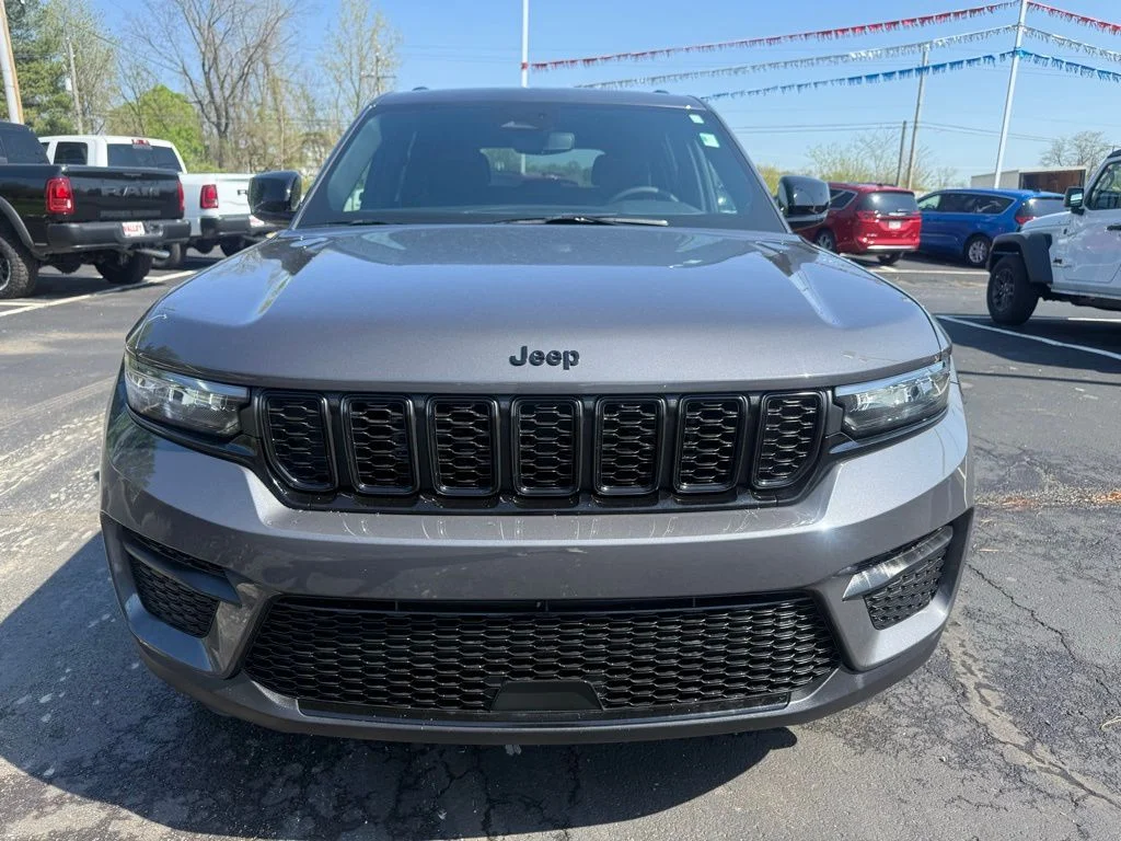 Certified Used 2024 Gray Jeep Altitude image 3