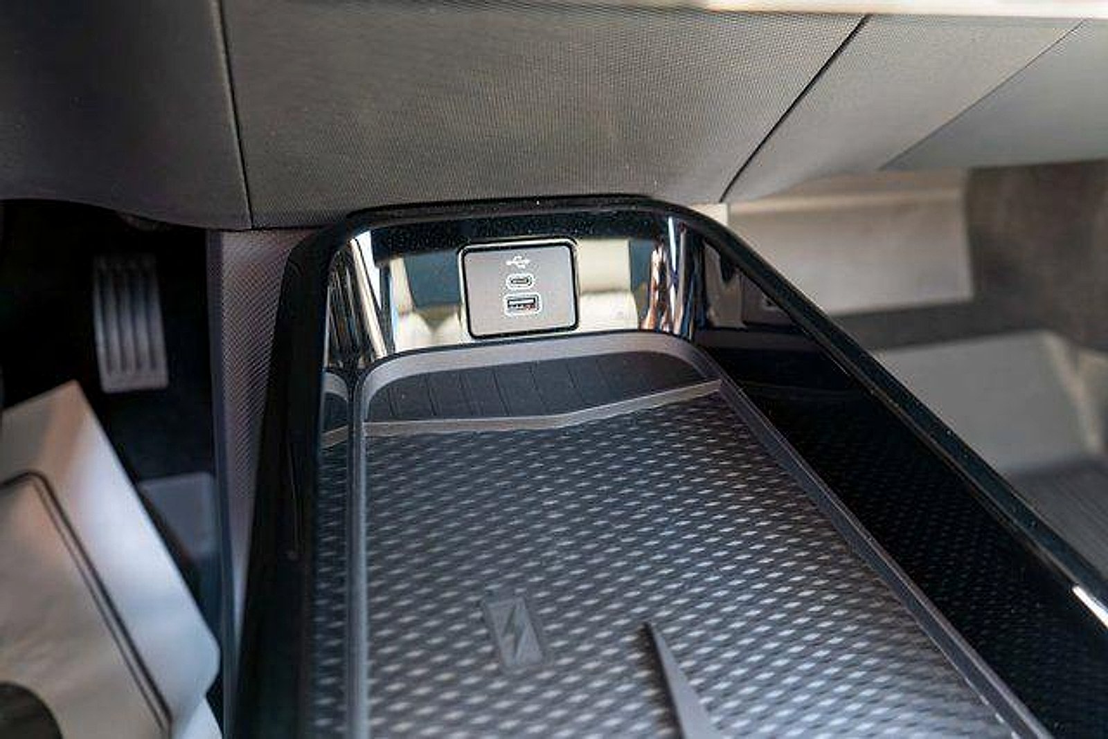 Used 2025 Grabber Yellow Ford Premium image 29