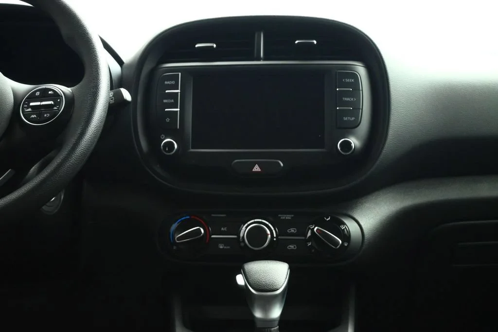 Used 2025 Red Kia LX image 38