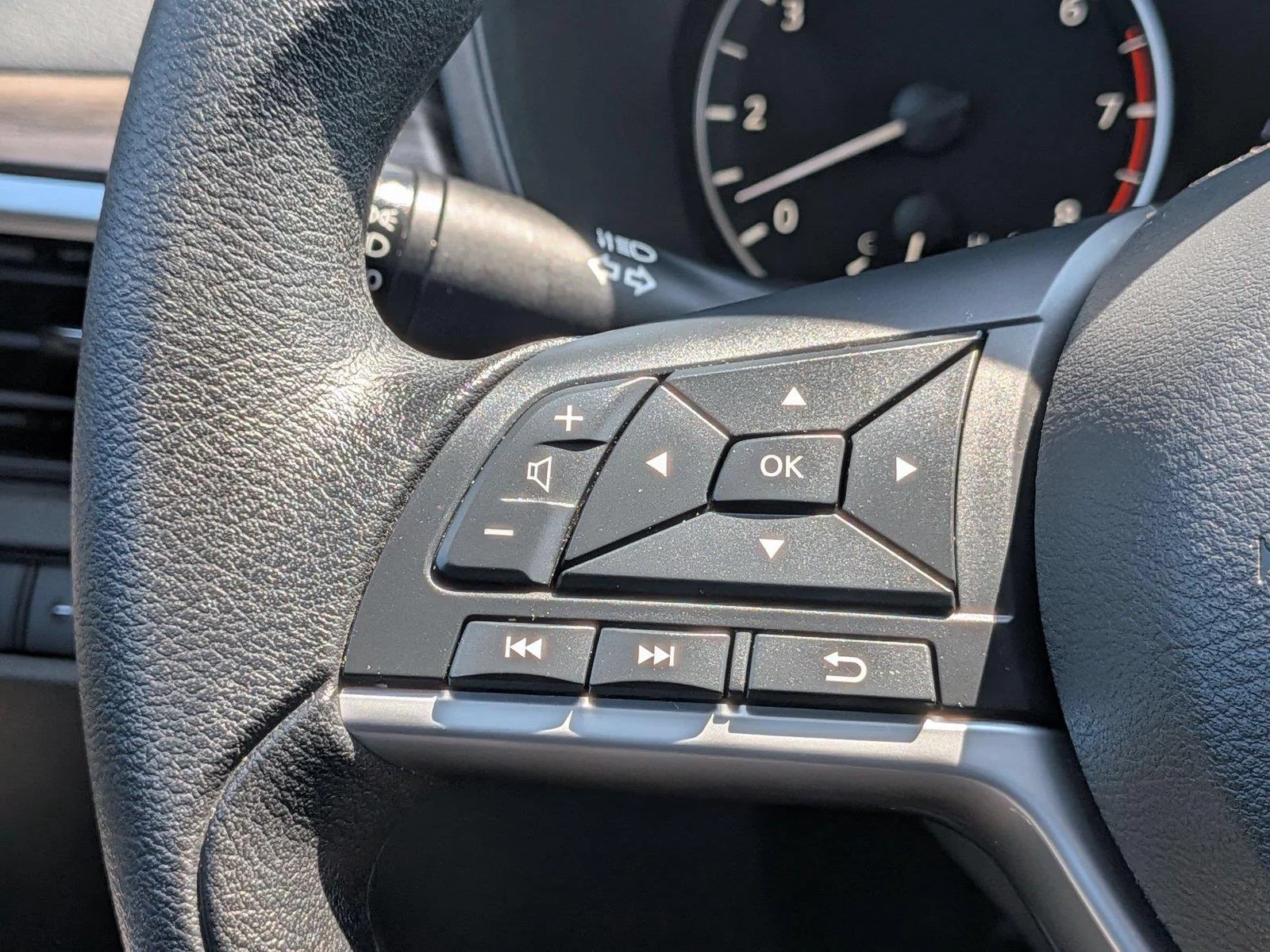 Certified Used 2025 Super Black Nissan SV image 20