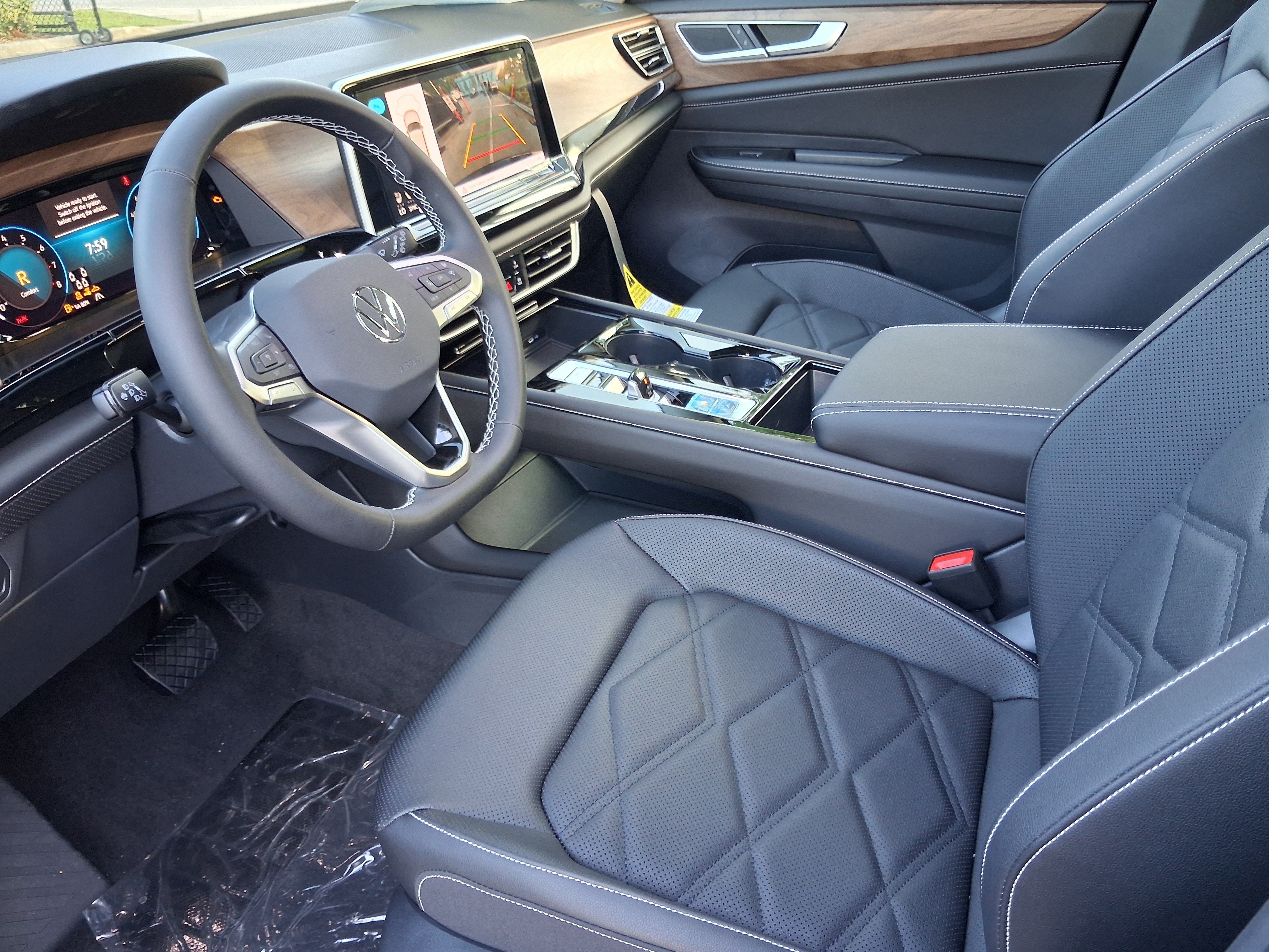 New 2026 Black Volkswagen 2.0T SE w/Technology image 7